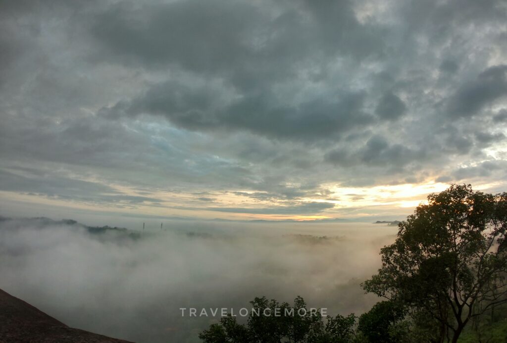 Usually most of the peoples skip early morning visit to hill tops , but my first choice is sunrise movement from top.